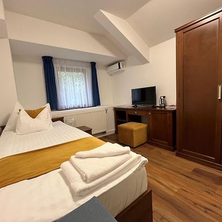 Bassiana Hotel Es Etterem Sárvár Eksteriør billede
